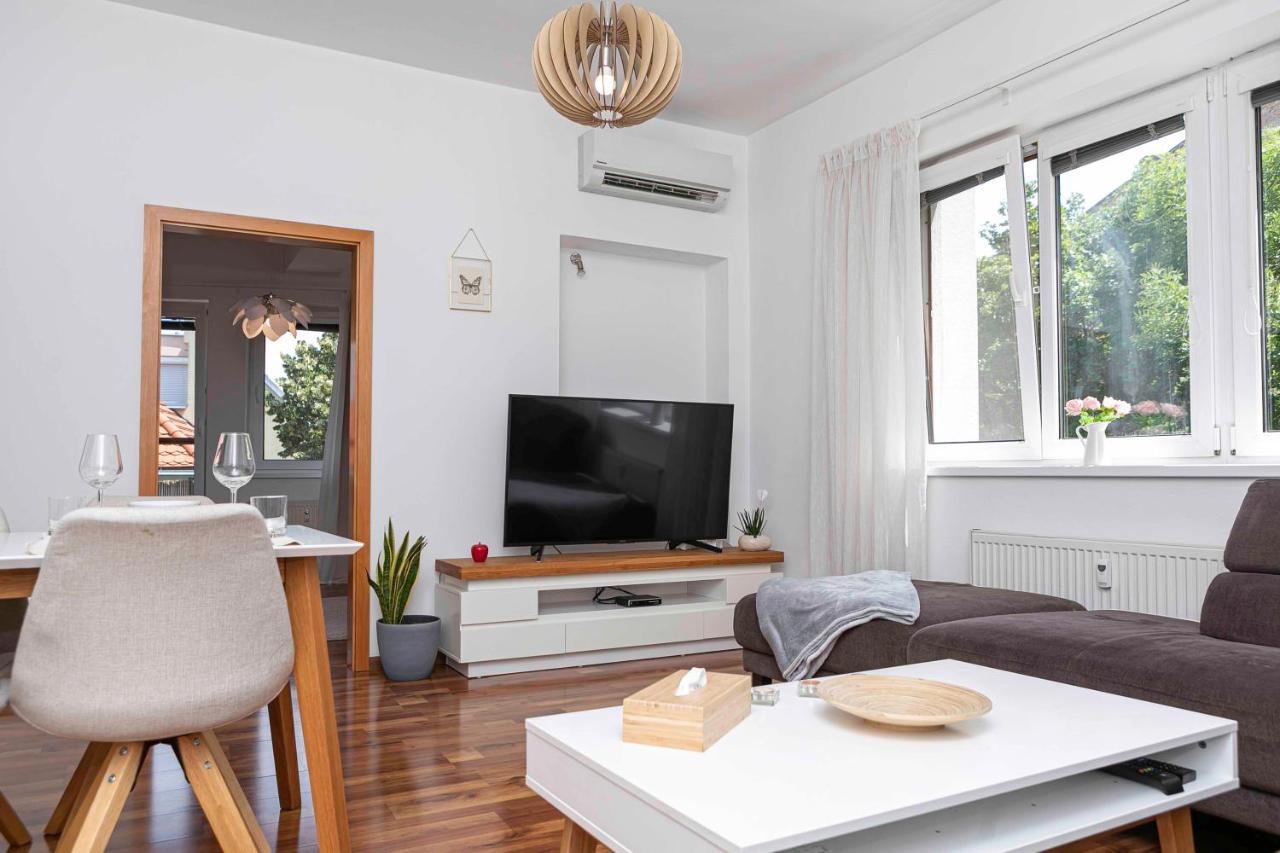 Castle View Apartment With Free Parking Bratislava Buitenkant foto