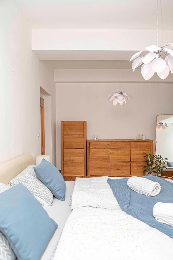 Castle View Apartment With Free Parking Bratislava Buitenkant foto