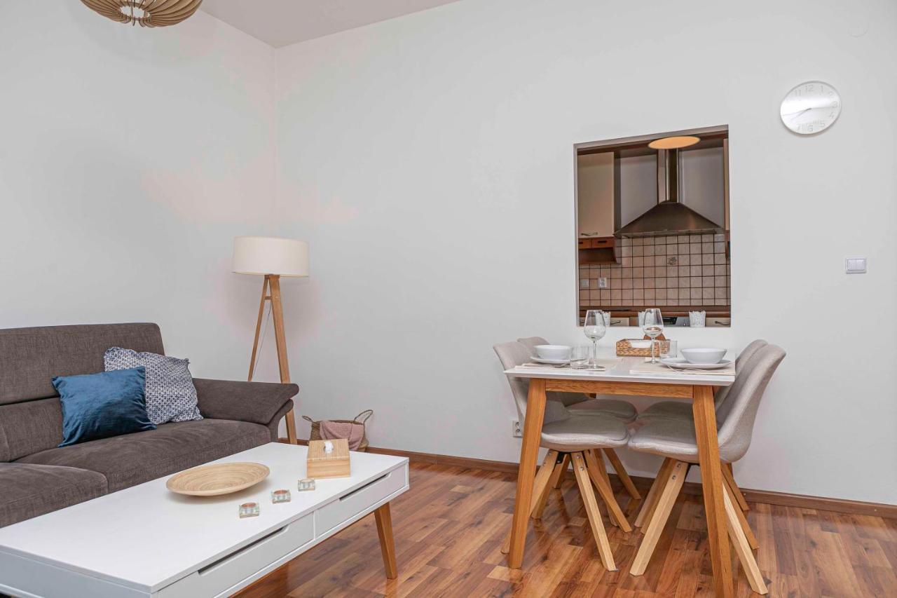 Castle View Apartment With Free Parking Bratislava Buitenkant foto