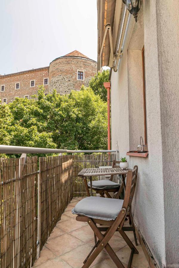 Castle View Apartment With Free Parking Bratislava Buitenkant foto